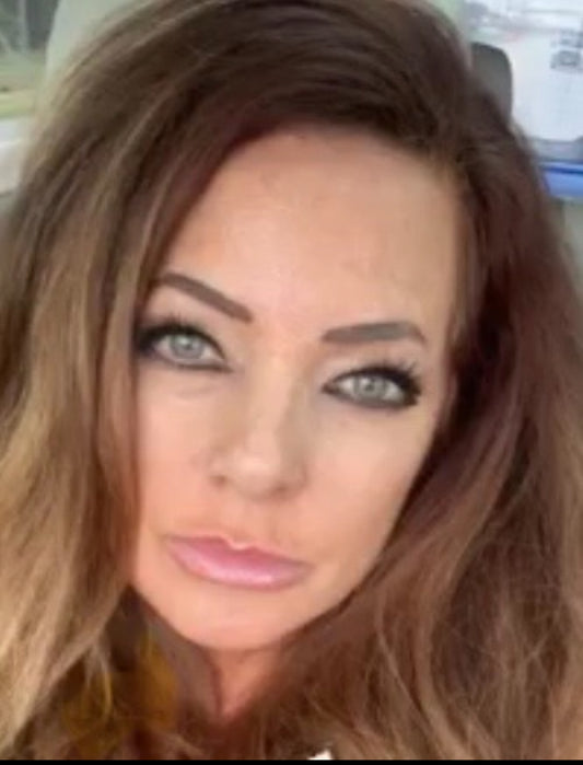 About D'ARIE (Dawn Marie)